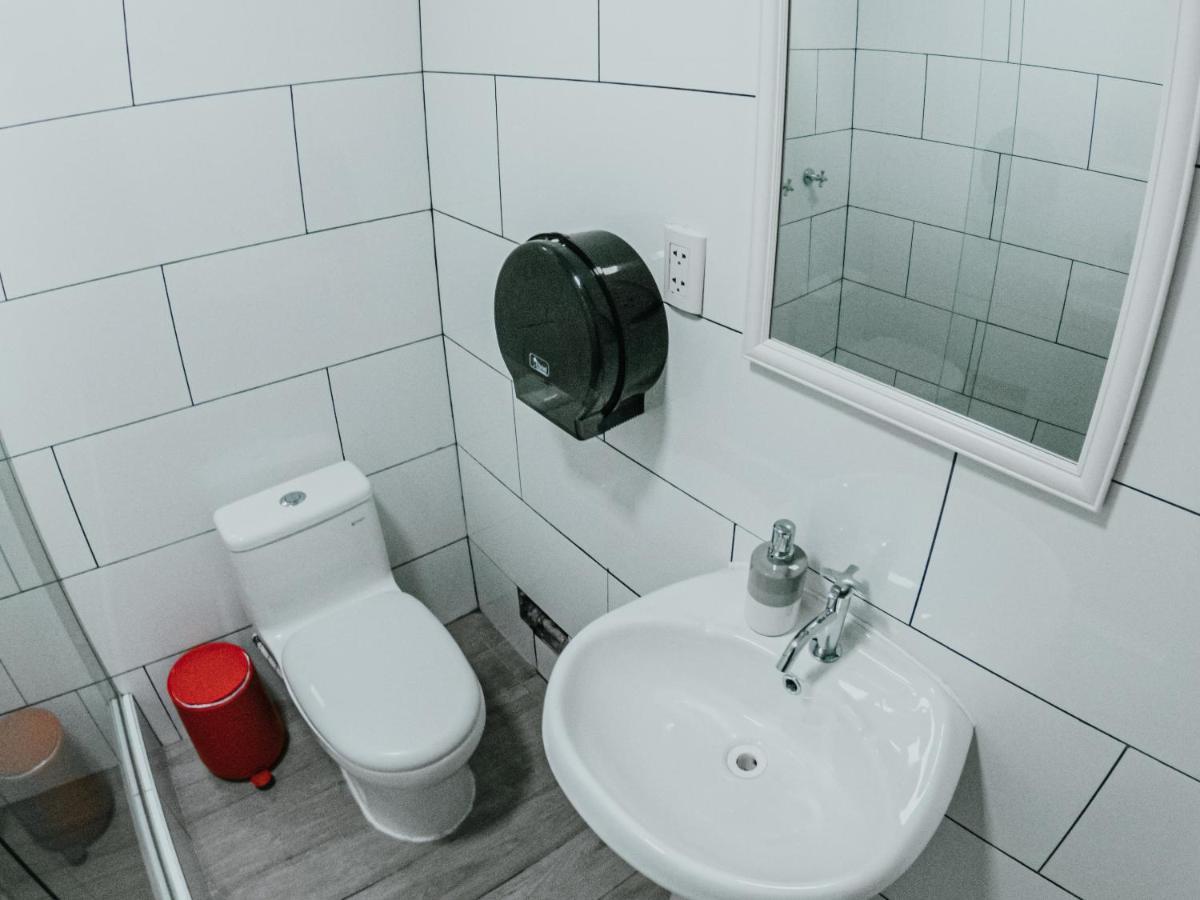 Alpes Lima Kennedy Hostel Экстерьер фото