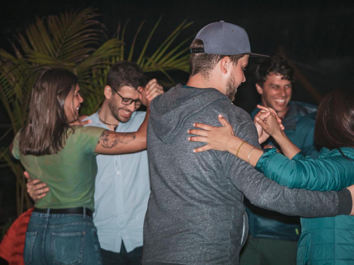 Alpes Lima Kennedy Hostel Экстерьер фото