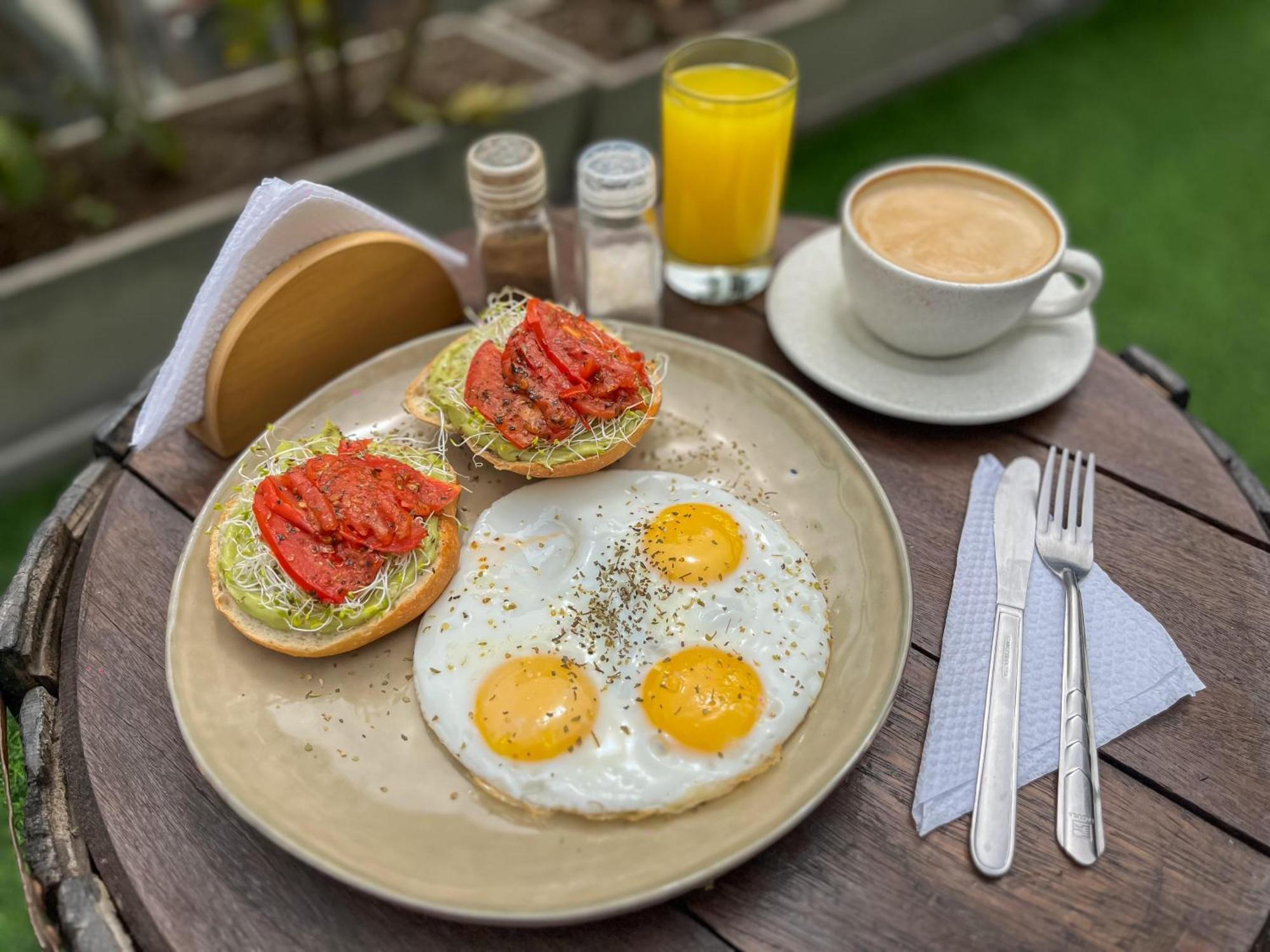 Alpes Lima Kennedy Hostel Экстерьер фото